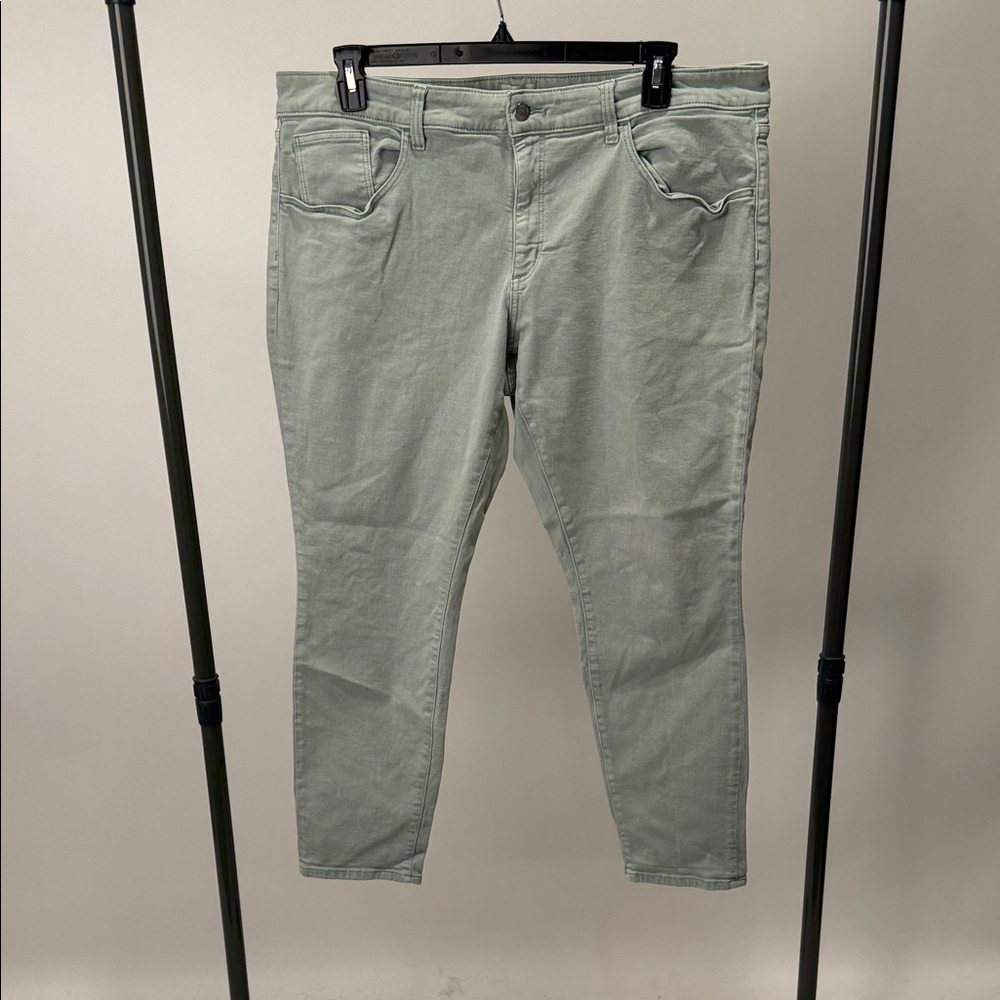 Universal Thread Women's Skinny Mid Rise Jeans in Mint